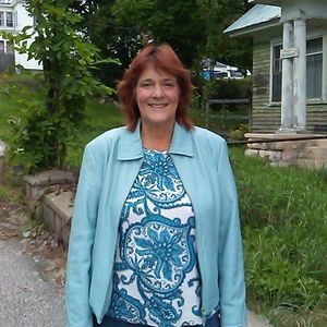 Meet your Posher, Debra